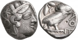Attika: AR-Tetradrachme, ca. 479-404 v. Chr., Athen, 16,93 g. Athenakopf nach rechts/Eule. Kleiner Einhieb auf RS, sehr schön.
[differenzbesteuert]