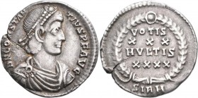 Constantius II. (324 - 337 - 361): AR Siliqua, 2,06 g, DN CONSTANTIVS PF AVG / VOTIS XXX MVLTIS XXXX, Kampmann 147.85, Schrötlingsfehler, sehr schön....