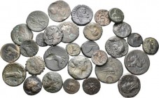 Antike: Griechische Münzen: Lot von ca. 30 Bronzemünzen, ca. 4 Jahrhundert vor Chr. bis 2. Jahrhundert nach Chr. Schön, schön-sehr schön, sehr schön....
