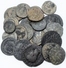 Antike: Konvolut von 30 römischen Bronzemünzen, meist Römische Kaiserzeit, sehr schön, sehr schön-vorzüglich.
 [differenzbesteuert]