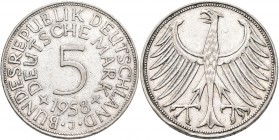 Bundesrepublik Deutschland 1948-2001: 5 DM Kursmünze 1958 J, nur 60.000 Ex., Jaeger 387, Kratzer, Randfehler, sehr schön.
 [differenzbesteuert]