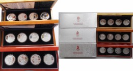 China - Volksrepublik: Olympische Spiele 2008 in Beijing / Peking: 12 x 10 Yuan Silber Gedenkmünzen, teilkoloriert, jedes Motiv anders. Aufbewahrt in ...