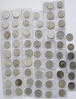 Tschechoslowakei: Eine Schachtel voll mit 63 Silbermünzen aus der Tschechoslowakei / Slowakei. Dabei 5 Kc, 10 und 20 Kc Masaryk, 50 und 100 Kcs um 195...