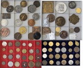 Medaillen alle Welt: Anspruchsvolles Konvolut von circa 215 deutschen und ausländischen Medaillen und Plaketten, meist aus Bronze, 19./20. Jahrhundert...