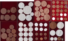 Medaillen Deutschland: Wunderschöne Sammlung von insgesamt 98 Porzellanmedaillen der Porzellanmanufaktur Meissen. Viele davon mit einem Bezug zum Jagd...