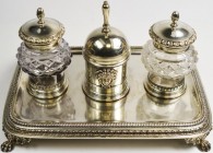 Varia, Sonstiges: Silber Schreibgarnitur vom König Carl XV. von Schweden (1859-1872). Rechteckig, ca. 265mm x 180mm, auf Füßen, diverse Stempel an der...