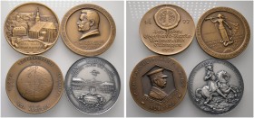 Lots
Banknoten. 4 Stücke: Bronzemedaille 1925 von Mayer und Wilhelm, auf die Botschaft Hindenburgs an die Stockholmer Konferenz (51 mm), Bronzemedail...