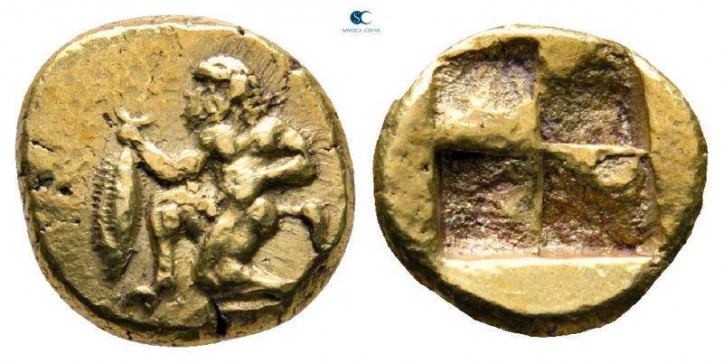 Mysia. Kyzikos 550-450 BC. 
Hekte - 1/6 Stater EL

11 mm, 2,64 g

Satyr kne...