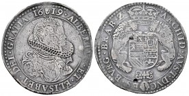 Alberto e Isabel (1598-1621). 1 ducatón. 1619. Amberes. (Vti-388). (Vanhoudt-617.AN). Ag. 32,15 g. Golpes de punzón en reverso. MBC. Est...250,00. ///...