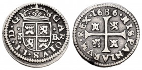 Carlos II (1665-1700). 1/2 real. 1686. Segovia. BR. (Cal-196). Ag. 1,69 g. Escasa. MBC. Est...100,00. /// ENGLISH: Charles II (1665-1700). 1/2 real. 1...