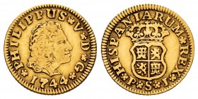 Felipe V (1700-1746). 1/2 escudo. 1744. Sevilla. PJ. (Cal-1649). Au. 1,73 g.  Tercer busto. MBC. Est...150,00. /// ENGLISH: Philip V (1700-1746). 1/2 ...