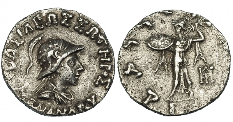 BACTRIA. Menandro I. Dracma (165-130). A/ Busto acorazado y drapeado con casco a...