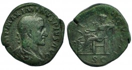 MAXIMINO I. Sestercio. Roma (235-236). R/ Salus sentada a izq. con pátera, delante serpiente sobre altar; (SALVS) AVGVSTI, S C. RIC-64. Cospel abierto...