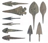 PREHISTORIA. Edad del Bronce y Edad del Hierro. II-I milenio a.C. Lote de 10 objetos: 5 puntas de flecha de pedúnculo y aletas, 2 de pedúnculo y aleta...