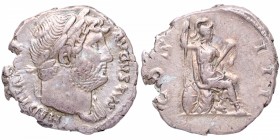 125-128 dC. Publio Elio Adriano (117-138 dC). Roma. Denario. RIC II Hadrian 162d. Ag. 3,25 g. HADRIANVS – AVGVSTVS: Busto de Adriano a derecha, laurea...