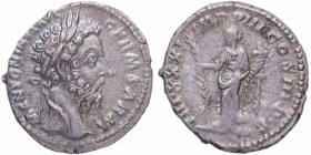 176-177 dC. Marco Aurelio Antonino Augusto (161-180 dC). Roma. Denario . RIC III Marcus Aurelius 375. Ag. 3,01 g. M ANTONINVS AVG – GERM SARM: Busto d...