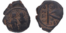 Año 4º al 13º de reinado. Justino II y Sofía (565-578 dC). Tesalónica. 20 Nummi. SB 366. Ae. BC+. Est.12.