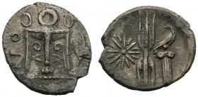 Bruttium, Triobol, Kroton, c. 400-350 BC AR (g 1,07 mm 12 h 10) KPO, tripod at r., laurel leaf, Rv. Thunderbolt at l., star, at r., eagle on column wi...