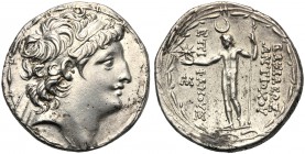 Seleucid Kings of Syria, Antiochos VIII (121-96), Tetradrachm, Ake, c. 121-113 BC AR (g 16,53 mm 30 h 12) Diademed head of Antiochos r., Rv. BAΣIΛEΩΣ ...