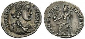 Arcadius (383-408), Siliqua, Mediolanum, AD 388-394 AR (g 1,72 mm 16 h 6) D N ARCADI - VS P F AVG, diademed, draped and cuirassed bust r., Rv. VIRTVS ...