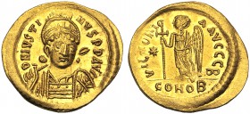 Justinus I (518-527), Solidus, Costantinople, Officina B, AD 518-522 AV (g 4,49 mm 22 h 6) DN IVSTI-NVS PP AVC, helmeted and cuirassed bust facing, sl...