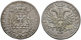 Emden
Gulden zu 2/3 Taler 1688. Gekröntes Stadtwappen auf gekreuzten Zweigen, unten die Wertangabe / Gekrönter Doppeladler mit Reichsapfel auf der Br...
