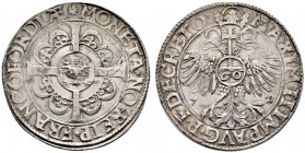 Frankfurt/Main
Guldentaler zu 60 Kreuzer 1572. Gleichschenkeliges befußtes Kreuz, in den Winkeln je zwei Bogen und in jedem Bogen eine Lilie. In der ...