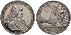 Nürnberg
Silbermedaille 1753 von P.P. Werner, auf den Tod von Sigmund Pfinzing (1701-1753), Mitglied des Ältestenrats. Dessen Brustbild mit Allongepe...