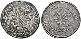 Straßburg
Taler o.J. (um 1550). Zwei Löwen mit zurück gewandtem Kopf halten gemeinsam den Stadtschild, darüber eine kleine Lilie / Stadtlilie. E.u.L....