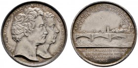 Ulm
Silbermedaille 1832 von Neuss (Augsburg), auf die Eröffnung der Ludwig-Wilhelm-Brücke. Köpfe Ludwigs I. von Bayern und Wilhelms I. von Württember...