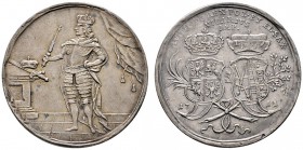 SACHSEN - Albertinische Linie, im Besitz der Kurwürde ab 1547
Silbermedaille (Silberabschlag von den Stempeln des 4-fachen Dukaten) 1711 unsigniert. ...