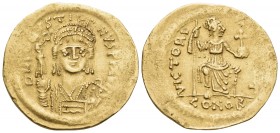 Justin II, 565-578. Solidus (Gold, 21 mm, 4.42 g, 6 h), Constantinople, 3rd officina (Γ), 567-578. D N IVSTINVS PP AVI Diademed, helmeted and cuirasse...