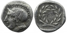 Aeolis. Elaia circa 450-400 BC. AR Diobol
Helmeted head of Athena left.
Rev: (.Λ..), olive wreath.
SNG München 382; SNG Copenhagen 166.
1,14 gr. 12 mm...