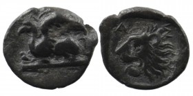 Troas. Assos circa 500 BC. AR Obol
Griffin left / Lion’s head left within incuse square.
Traité pl. CLXIII, 27 var. (ethnic)
0,43 gr. 9 mm