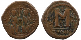 Justin II, with Sophia. 565-578. AE Follis.
Theoupolis (Antioch)
12,55 gr. 31 mm