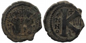 Justin II, with Sophia. 565-578. AE Follis.
6,22 gr. 25 mm