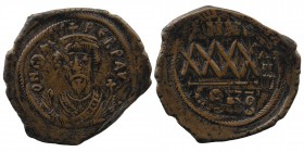 Phocas (602-610), AE Follis Constantinople
crowned bust facing, holding mappa and cross.
Rev: Large XXXX; ANNO above, CON below.
Sear 640; DO II, 27.
...