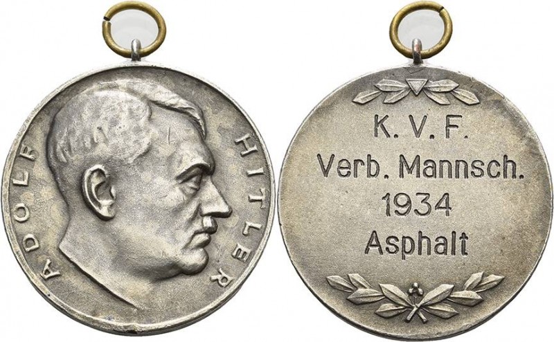 Drittes Reich
 Versilberte Bronzemedaille o.J. (graviert 1934). Kopf Hitlers na...