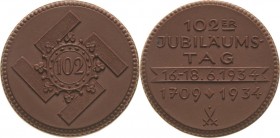 Drittes Reich
 Braune Porzellanmedaille 1934 (Meißen) Auf den Jubiläumstag der 102er. HK Emblem / 5 Zeilen Schrift. 37 mm. Scheuch - Prägefrisch