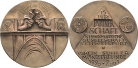 Güttler, Peter Götz *1939 Weißmetallgussmedaille 2005. 15 Jahre Partnerschaft Numismatische Gesellschaft Schweinfurt und Verein Suhler Münzfreunde. Üb...