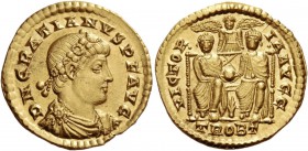 Gratian, 367 – 383. Solidus, Treviri 367-375, AV 4.48 g. D N GRATIANVS P F AVG Rosette-diademed, draped and cuirassed bust r. Rev. VICTOR - IA AVGG Tw...