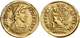 Theodosius I, 379 – 395. Semissis, Mediolanum 384-385, AV 2.20 g. D N THEODO – SIVS P F AVG Pearl-diademed, draped and cuirassed bust r. Rev. VICTORIA...