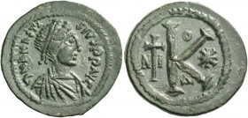 Anastasius, 491 – 518. 20 nummi, Nicomedia 498-518, Æ 4.01 g. D N ANASTA – SIVS P P AVG pearl-diademed, draped and cuirassed bust r. Rev. Large K; abo...
