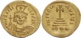 Heraclius, 610 – 641 and associate rulers from 613. Solidus of 22 siliquae 610–613, AV 3.97 g. d N hЄRACLI – VS P P AVG Draped and cuirassed bust faci...