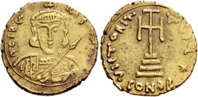 Tiberius III Apsimar, 698 – 705. Solidus, Syracuse 698-705, AV 4.23 g. d tIBЄ – RIS Bearded and cuirassed bust facing, wearing crown with cross on cir...
