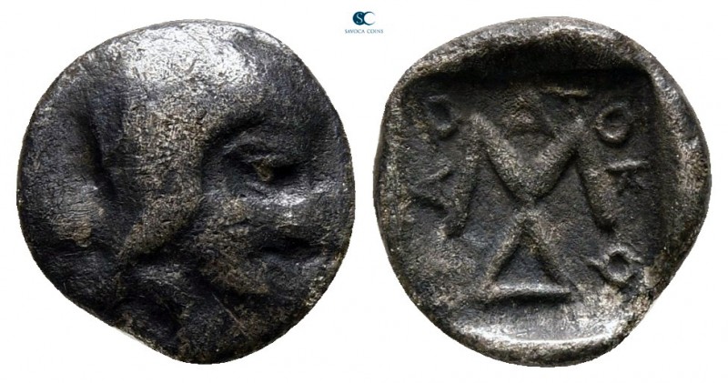 Kings of Thrace. Odrysian. Saratokos 407-369 BC. 
Obol AR

11 mm., 0,79 g.
...