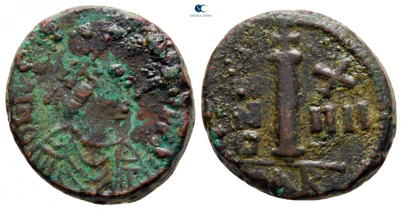 Justinian I AD 527-565. Carthage
Decanummium Æ

18 mm., 5,66 g.



very f...