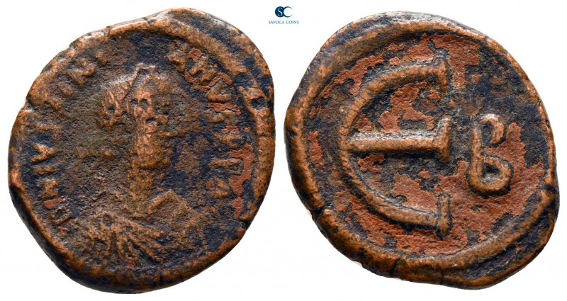 Justinian I AD 527-565. Constantinople
Pentanummium Æ

20 mm., 3,27 g.


...