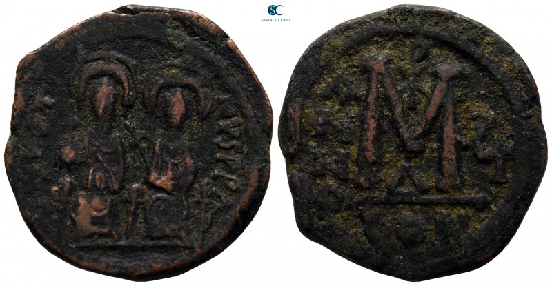 Justin II and Sophia AD 565-578. Constantinople
Follis Æ

32 mm., 12,35 g.
...