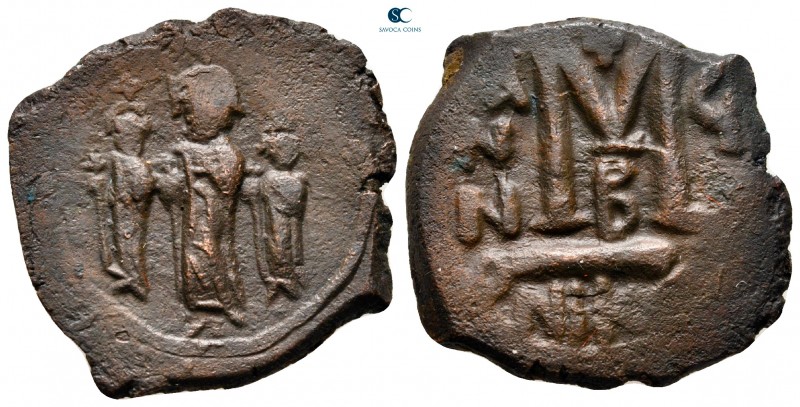 Heraclius & H.Constantine & Martina AD 610-641. Nikomedia
Follis Æ

27 mm., 7...